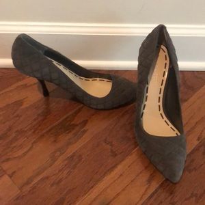 Enzo Angiolini grey pumps